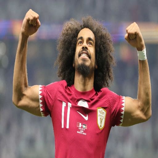 أكرم عفيف يقترب من الانتقال إلى الدوري السعودي