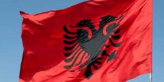 تقوم الصناعة في ألبانيا على إستخراج المعادن ومن أهمها