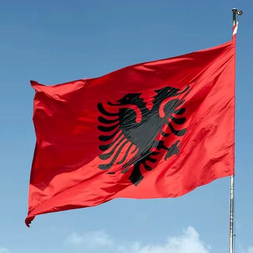 تقوم الصناعة في ألبانيا على إستخراج المعادن ومن أهمها