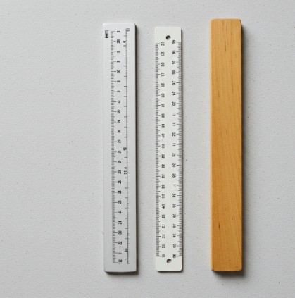 السنتمتر وحدة قياس أكبر من الملمتر وأصغر من المتر . فهل ما قالته فاطمة صواب أم خطأ