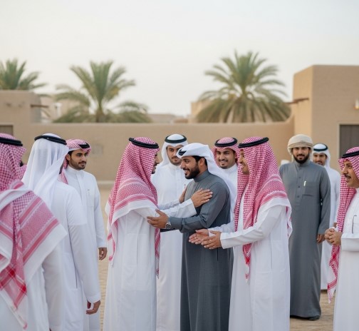 من السنه السلام عند الخروج من المجلس صح ام خطا